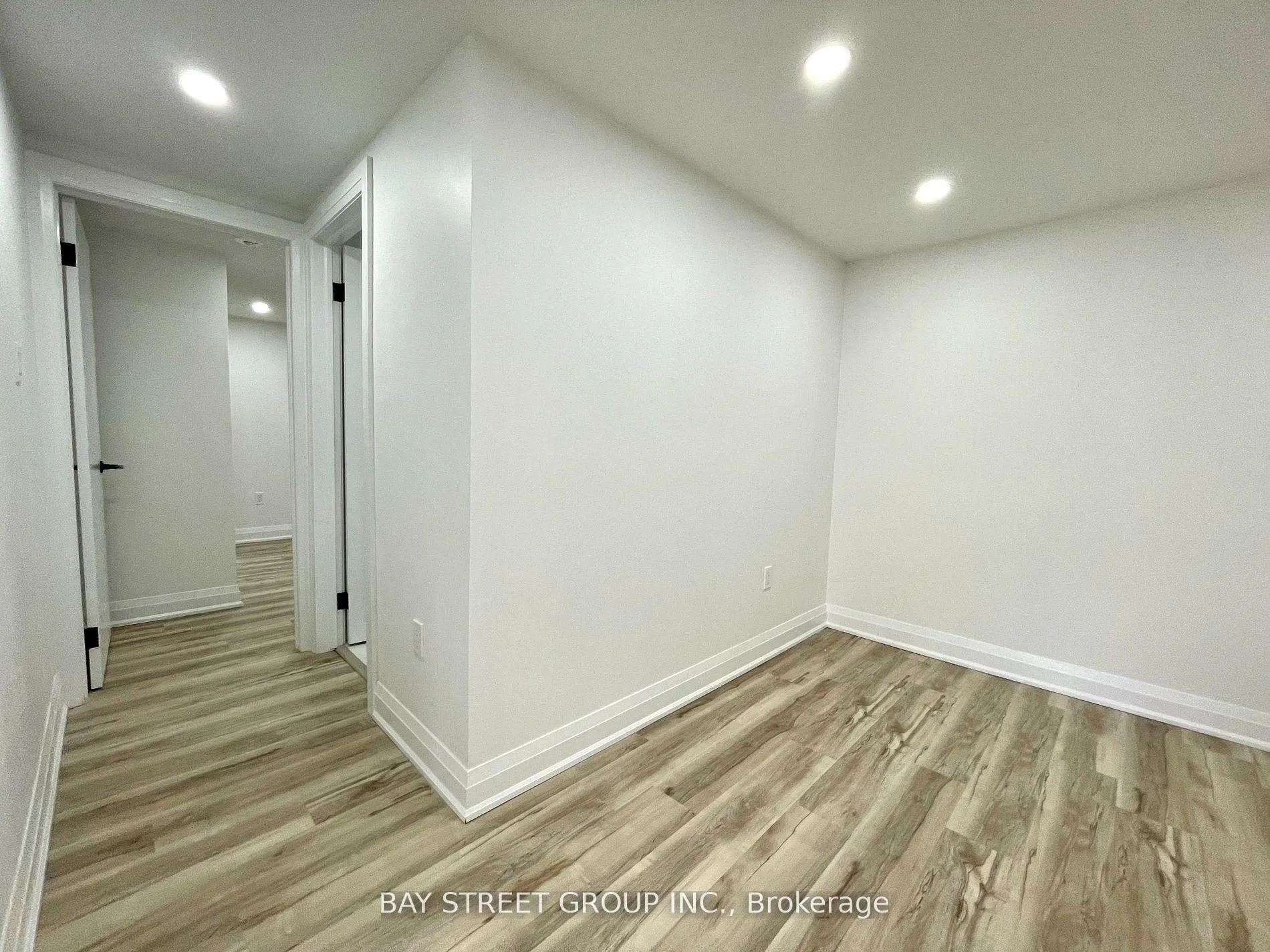 Photo 4 of Unit 2, 119 Claymore Crescent, Oshawa, Eastdale — HOMEH