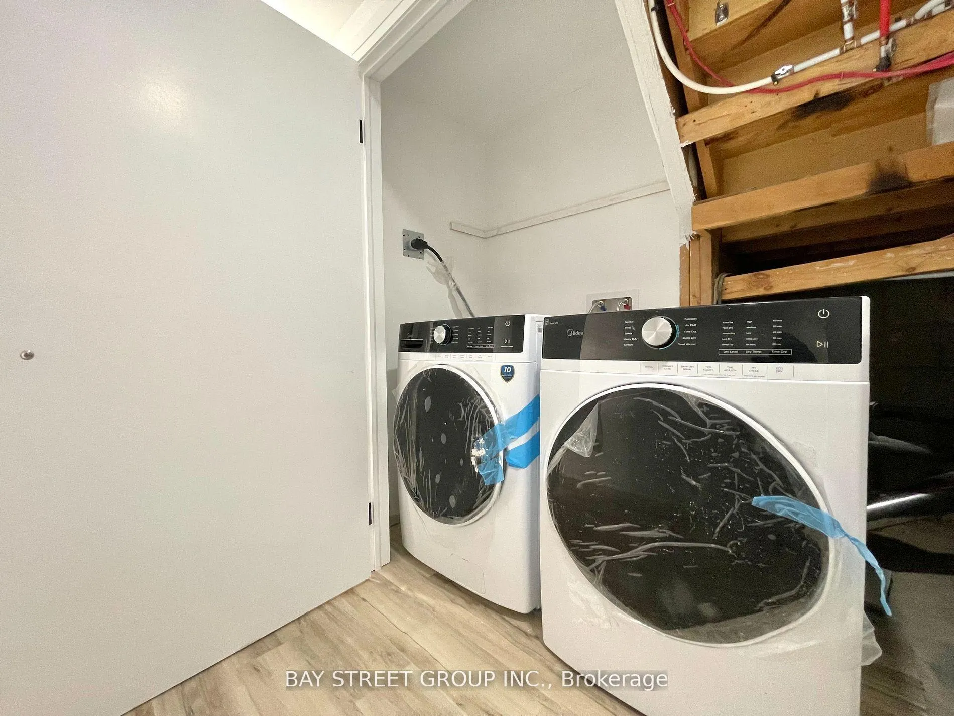 Photo 7 of Unit 2, 119 Claymore Crescent, Oshawa, Eastdale — HOMEH
