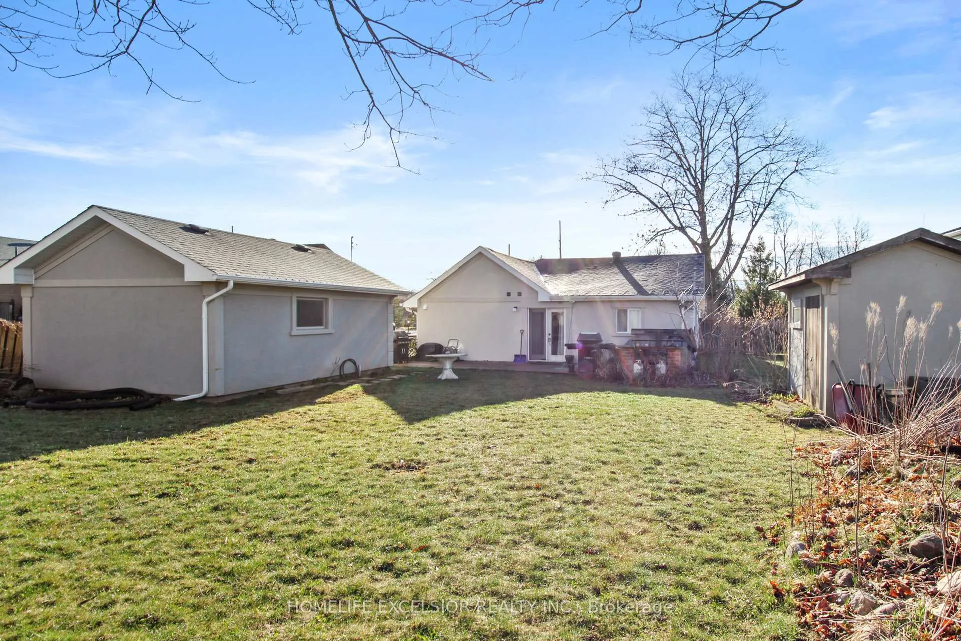 Photo 4 of 827 Essa Road, Barrie, Holly — HOMEH