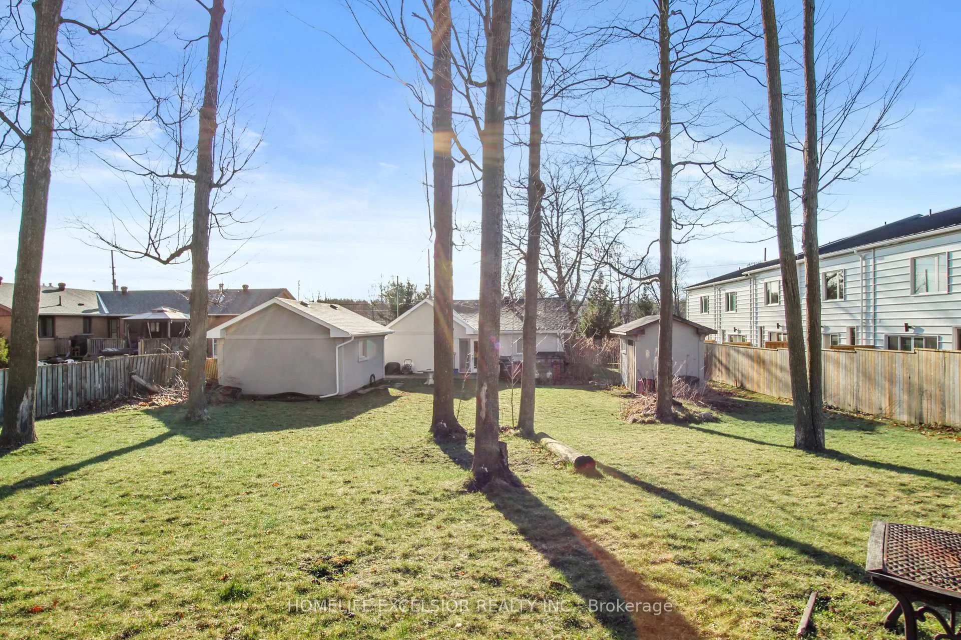 Photo 6 of 827 Essa Road, Barrie, Holly — HOMEH