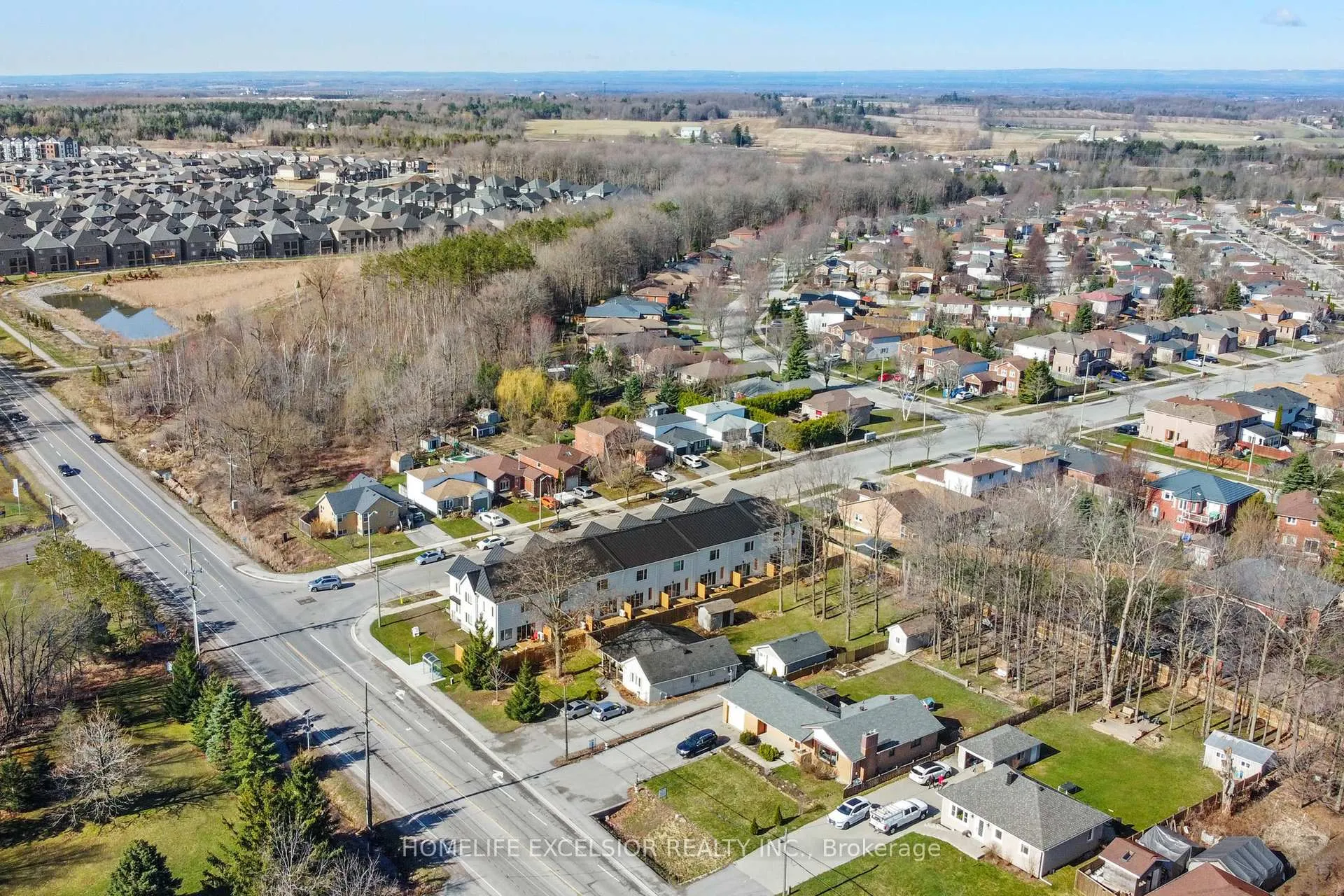 Photo 8 of 827 Essa Road, Barrie, Holly — HOMEH