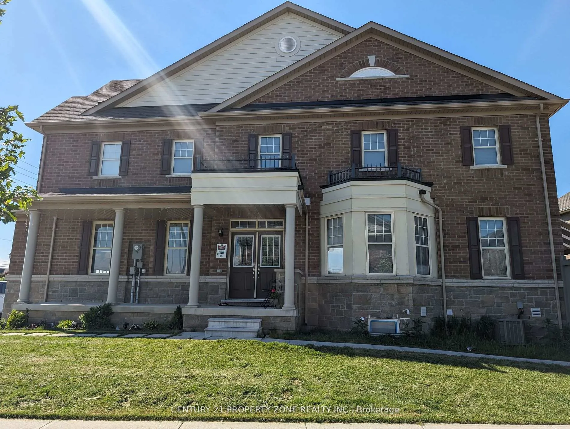 Photo 1 of 87 Finegan Circle, Brampton, Brampton North — HOMEH