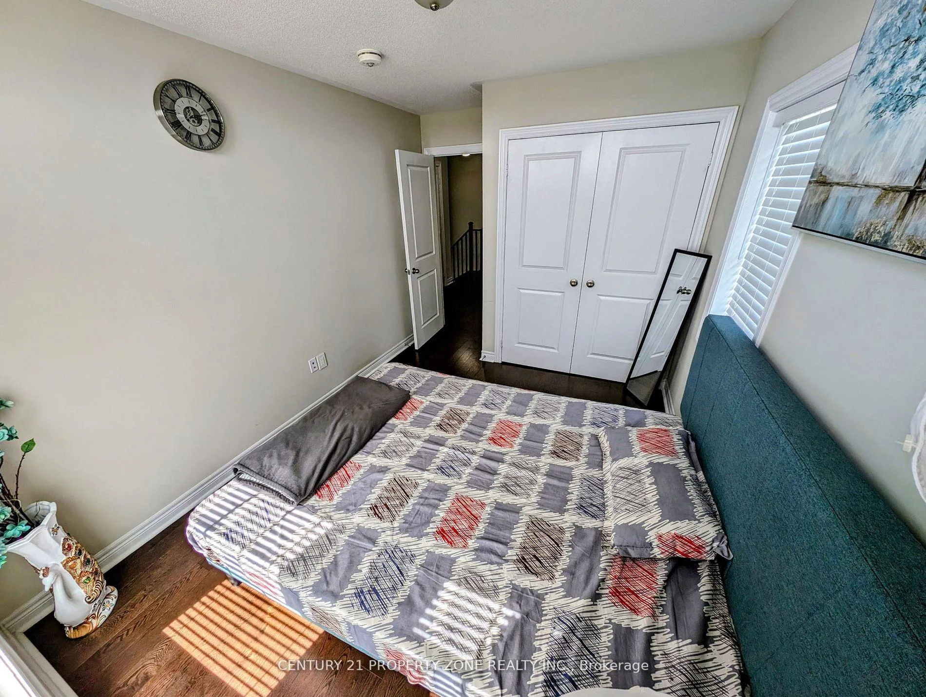 Photo 13 of 87 Finegan Circle, Brampton, Brampton North — HOMEH