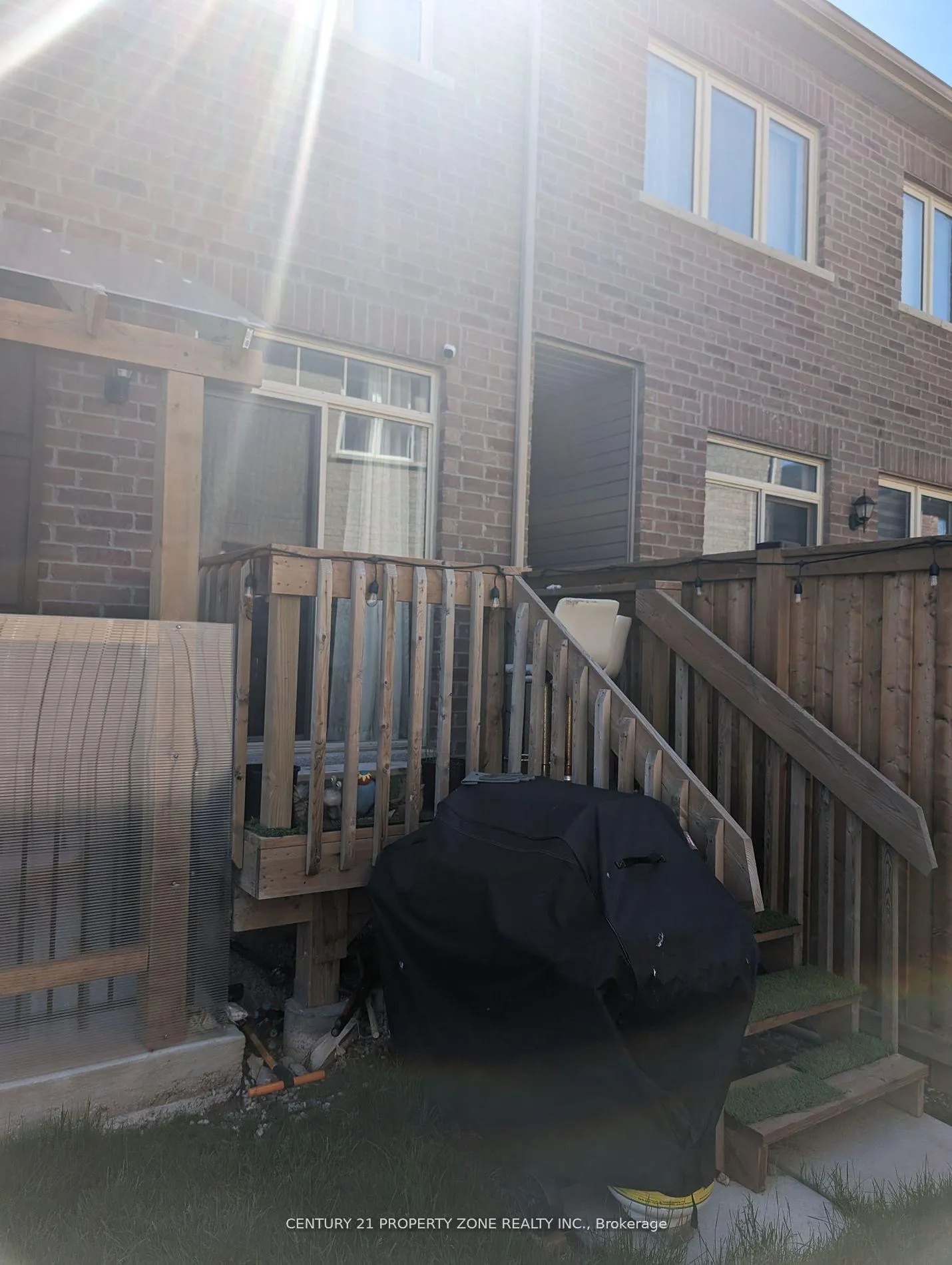 Photo 18 of 87 Finegan Circle, Brampton, Brampton North — HOMEH