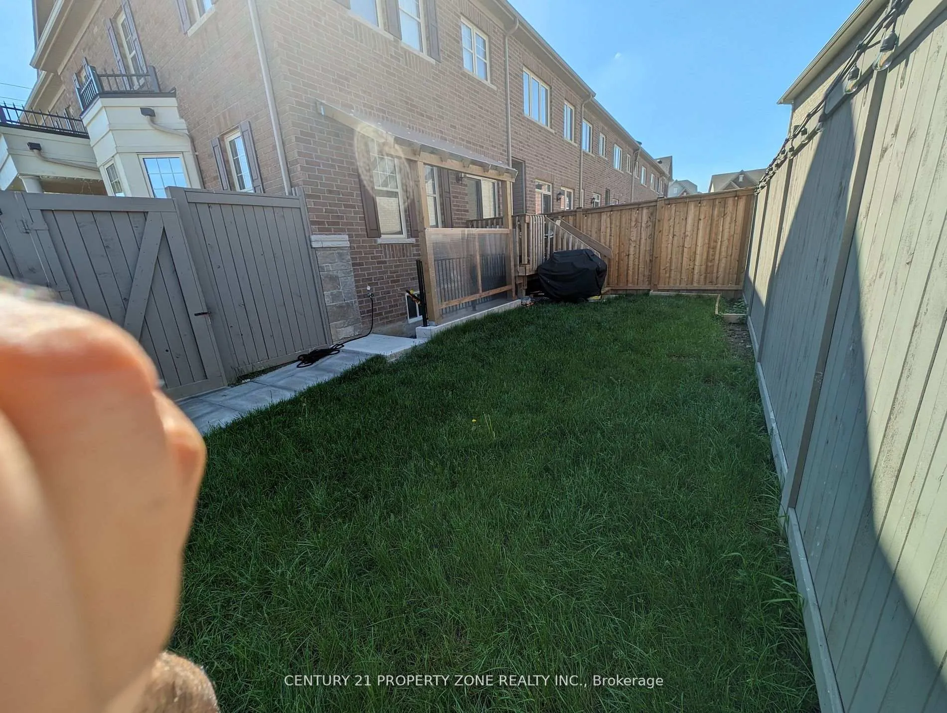 Photo 20 of 87 Finegan Circle, Brampton, Brampton North — HOMEH