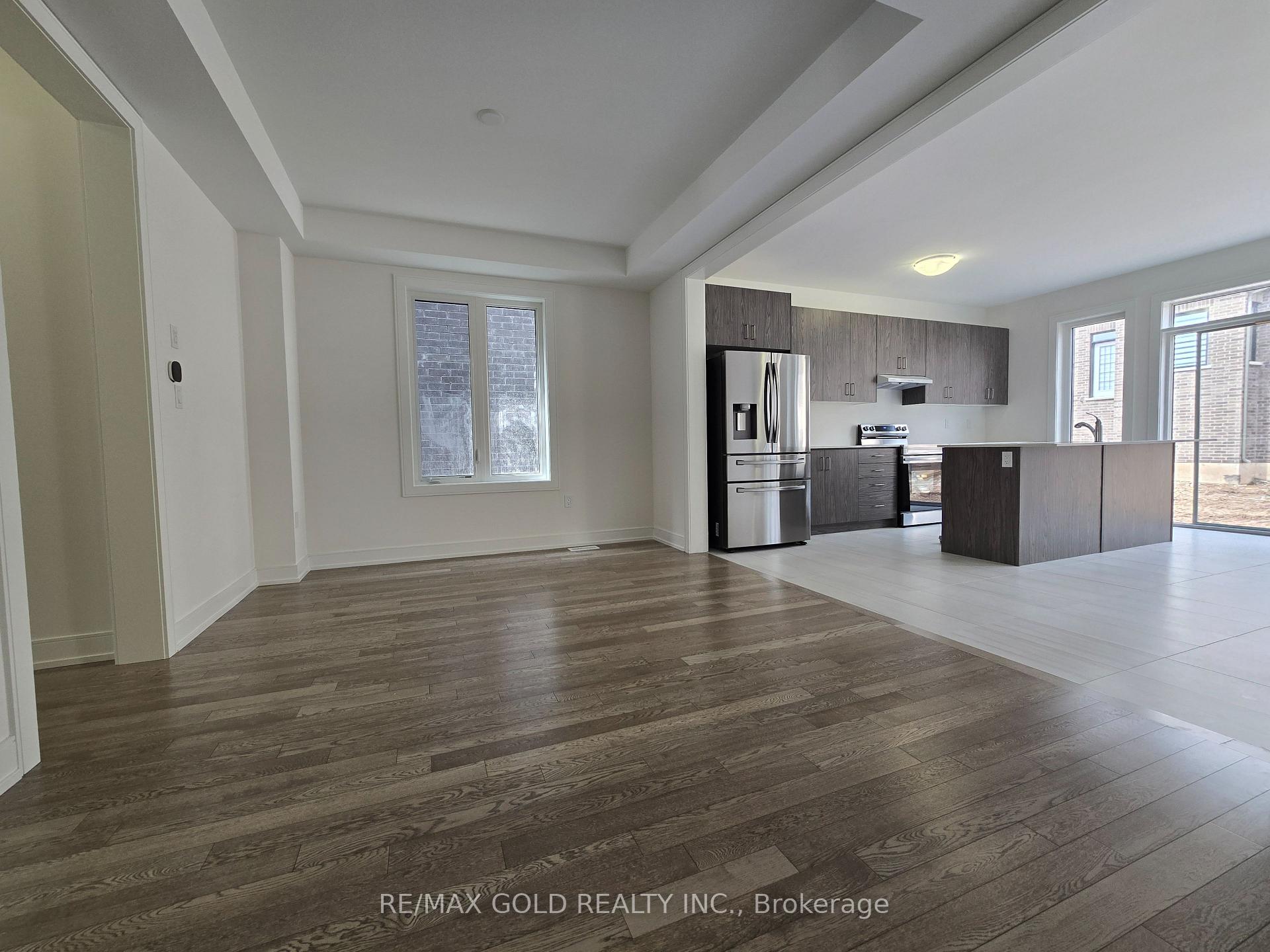 Photo 8 of 33 Stanley Leitch Drive, Kitchener, Mill Courtland Woodside Park — HOMEH
