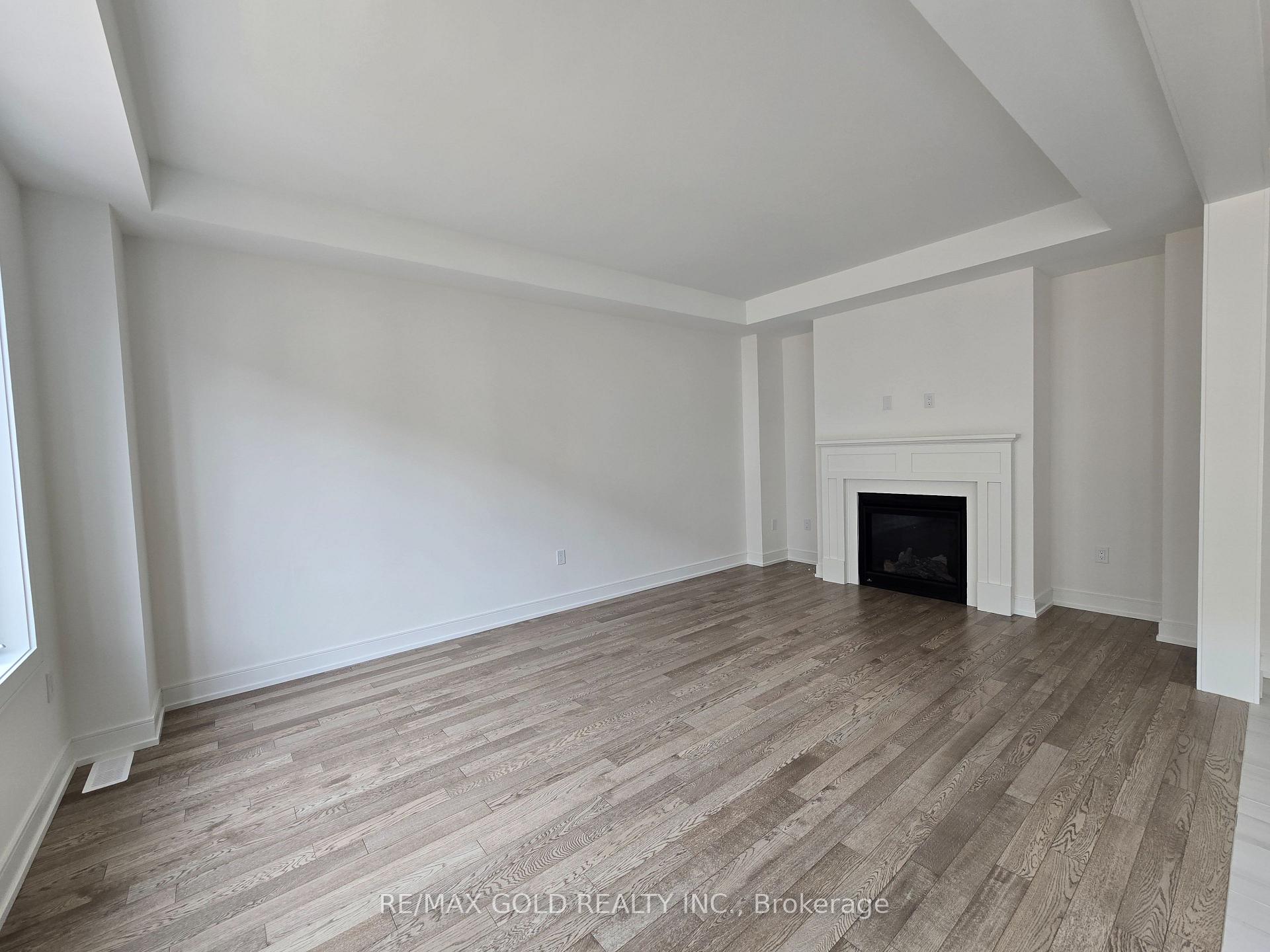 Photo 10 of 33 Stanley Leitch Drive, Kitchener, Mill Courtland Woodside Park — HOMEH