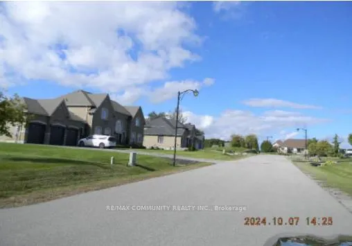 Photo 2 of 65 Ridge Road, Uxbridge, Rural Uxbridge — HOMEH