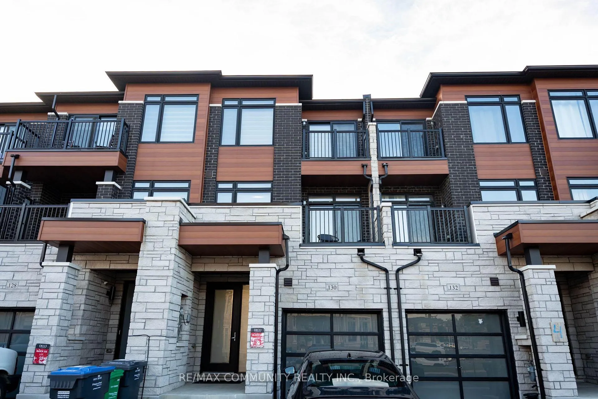 Photo 4 of 130 Purple Sage Drive, Brampton, Bram East — HOMEH