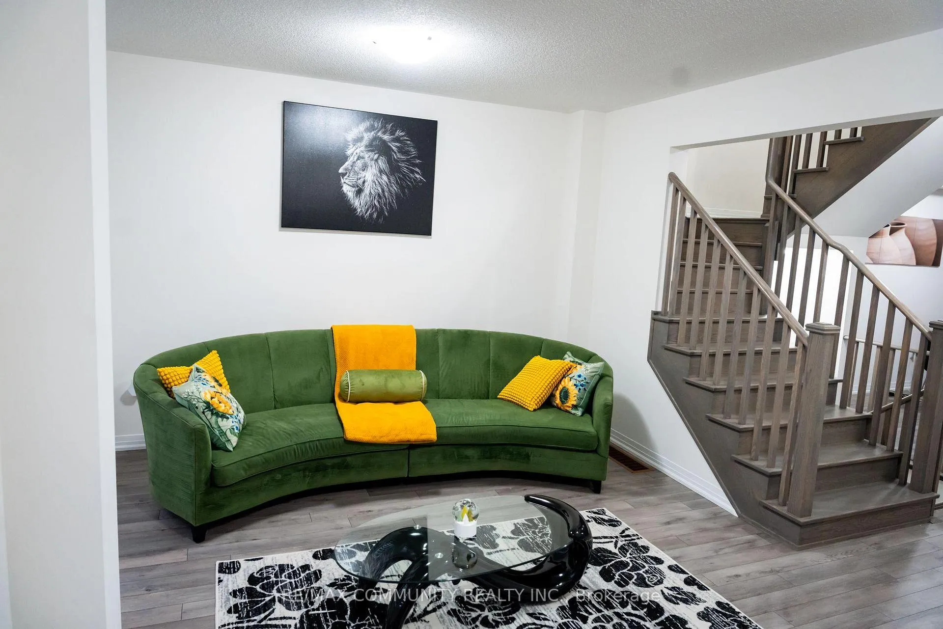 Photo 9 of 130 Purple Sage Drive, Brampton, Bram East — HOMEH