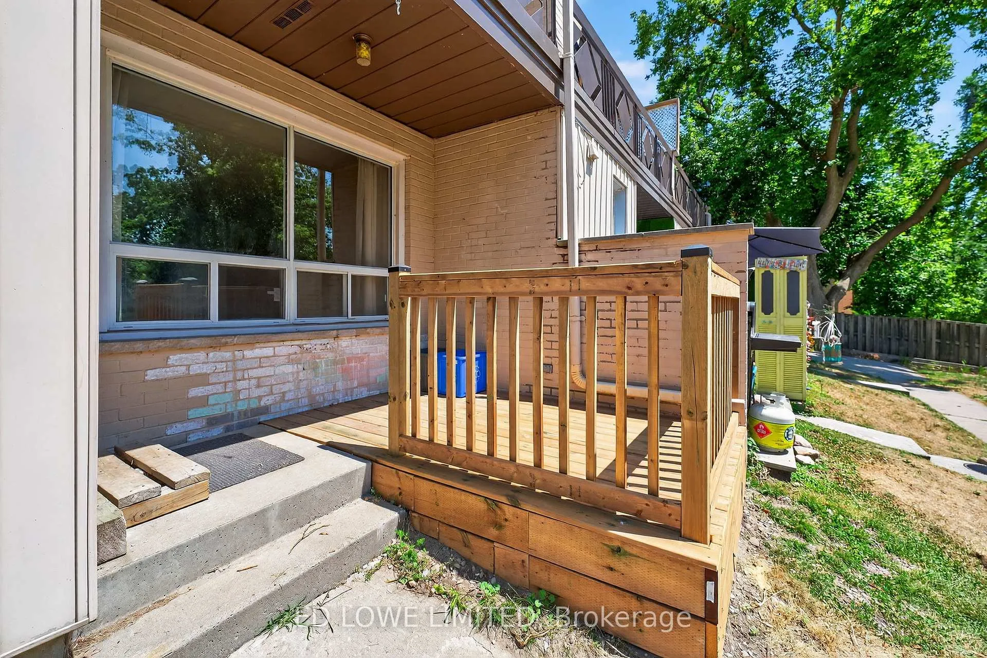 Photo 3 of Unit 27, 275 Blake Street, Barrie, North Shore — HOMEH