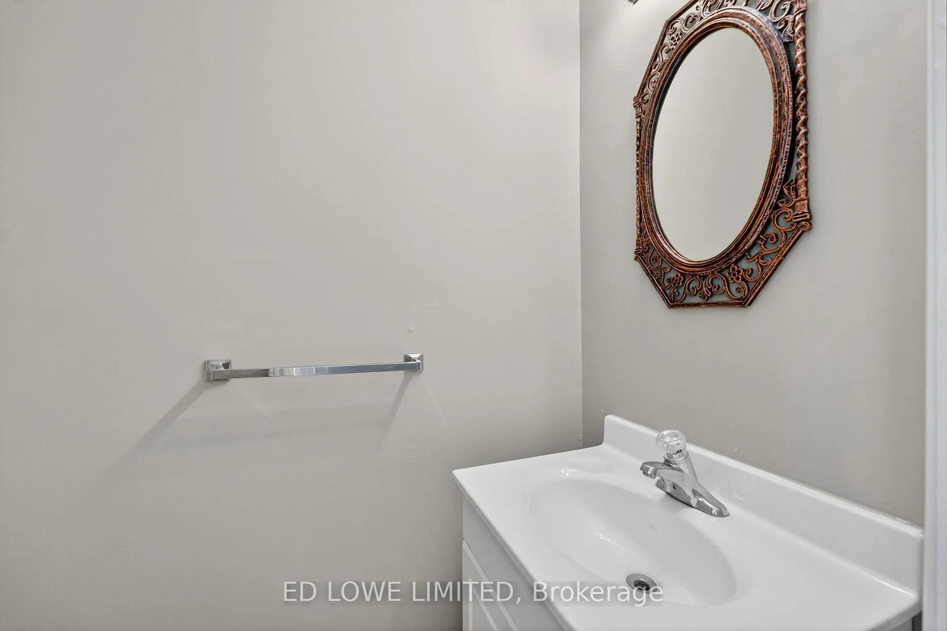Photo 5 of Unit 27, 275 Blake Street, Barrie, North Shore — HOMEH