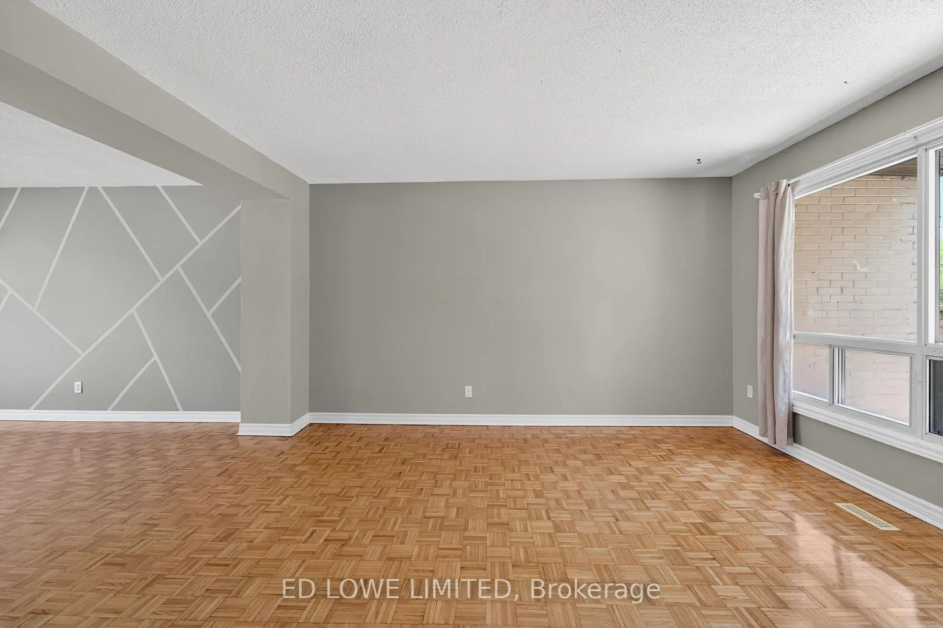 Photo 6 of Unit 27, 275 Blake Street, Barrie, North Shore — HOMEH
