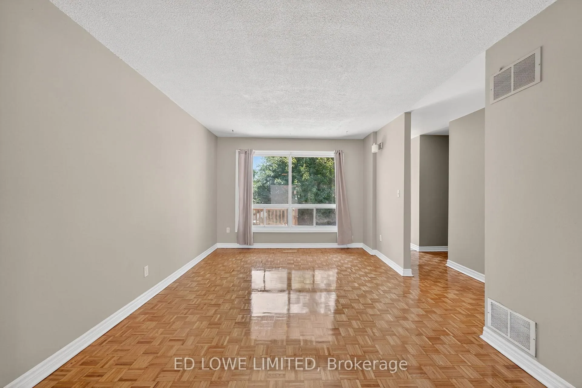 Photo 7 of Unit 27, 275 Blake Street, Barrie, North Shore — HOMEH