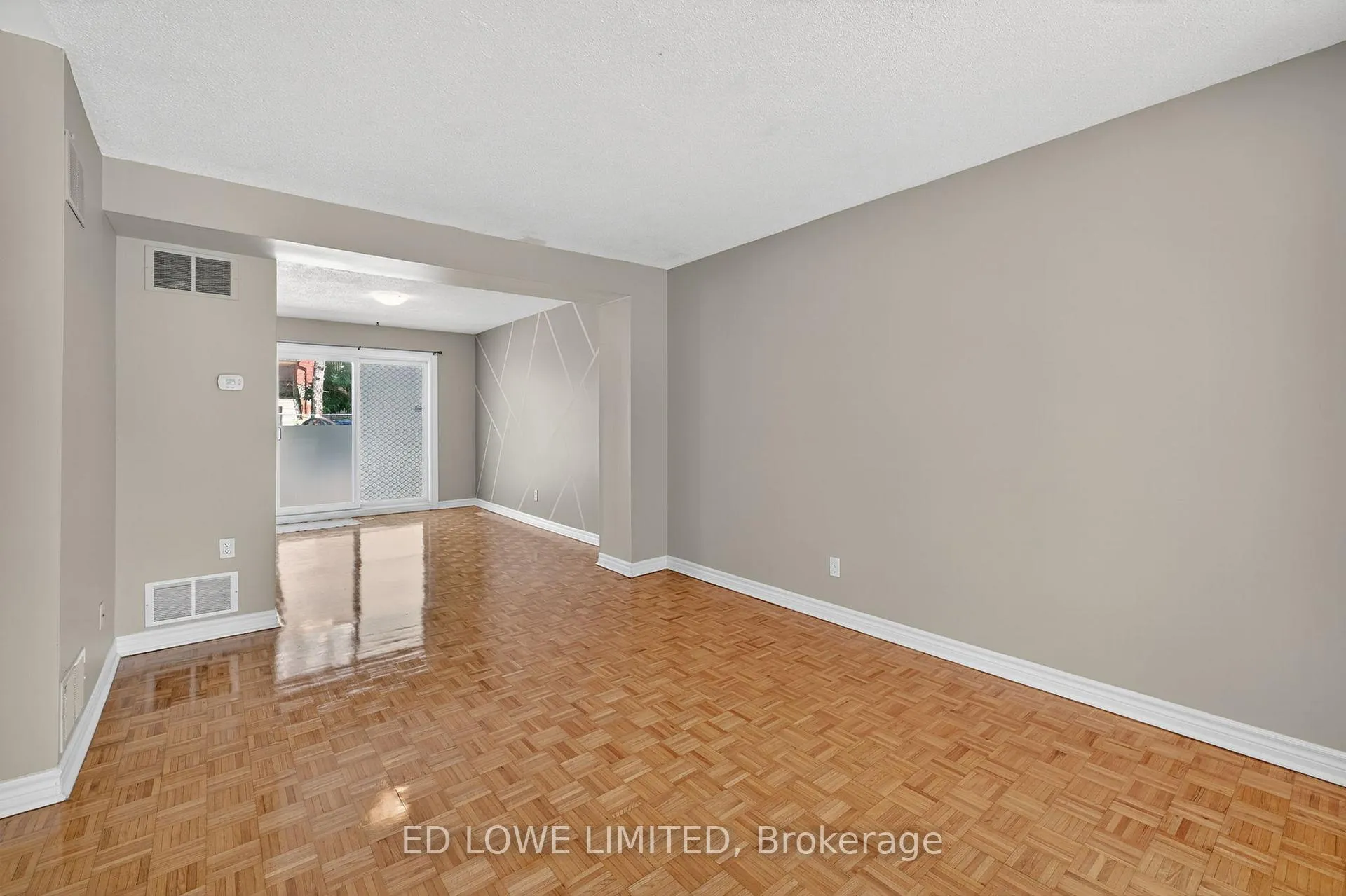 Photo 8 of Unit 27, 275 Blake Street, Barrie, North Shore — HOMEH