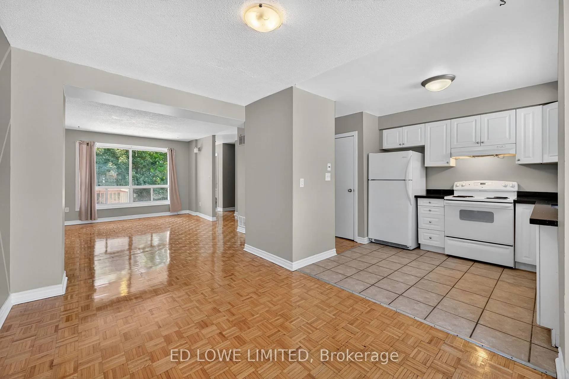 Photo 11 of Unit 27, 275 Blake Street, Barrie, North Shore — HOMEH