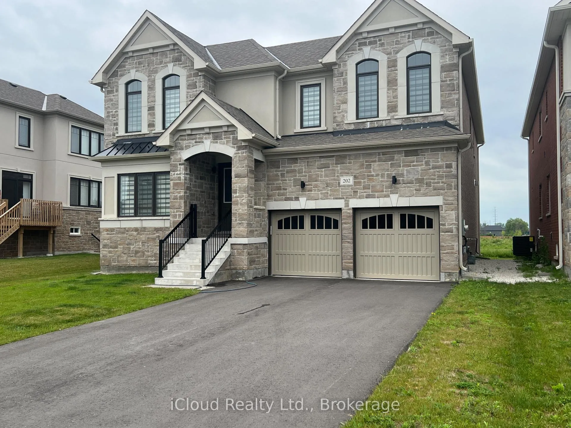 Photo 1 of 202 Stayner Street, Clearview, Stayner — HOMEH