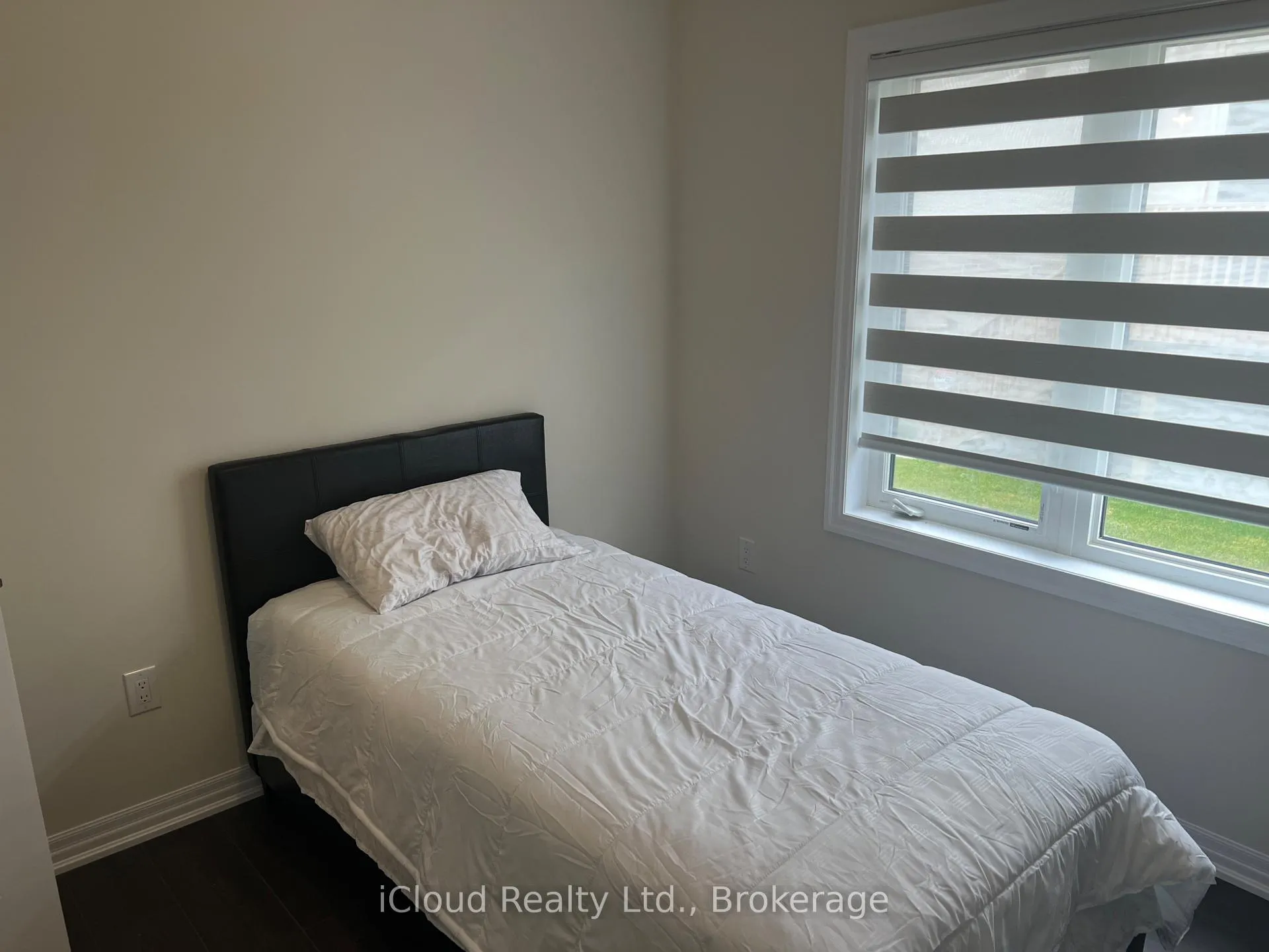 Photo 2 of 202 Stayner Street, Clearview, Stayner — HOMEH