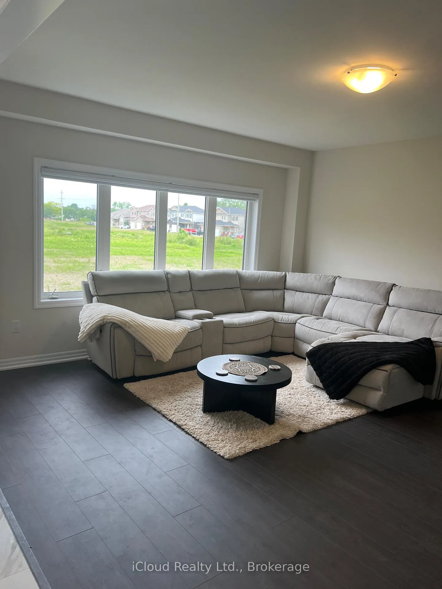 Photo 9 of 202 Stayner Street, Clearview, Stayner — HOMEH
