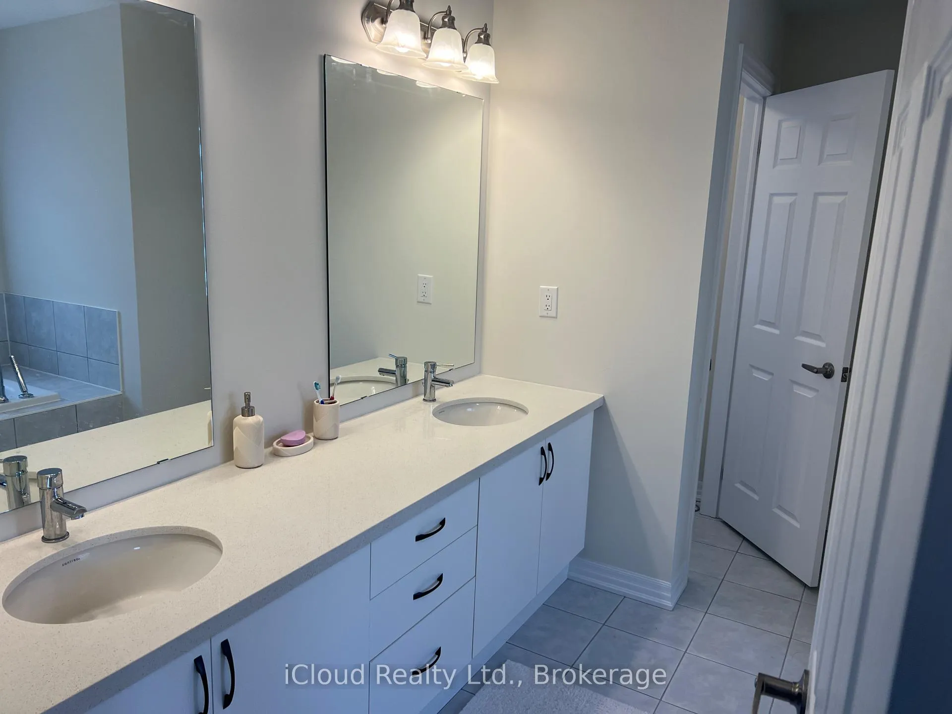 Photo 15 of 202 Stayner Street, Clearview, Stayner — HOMEH