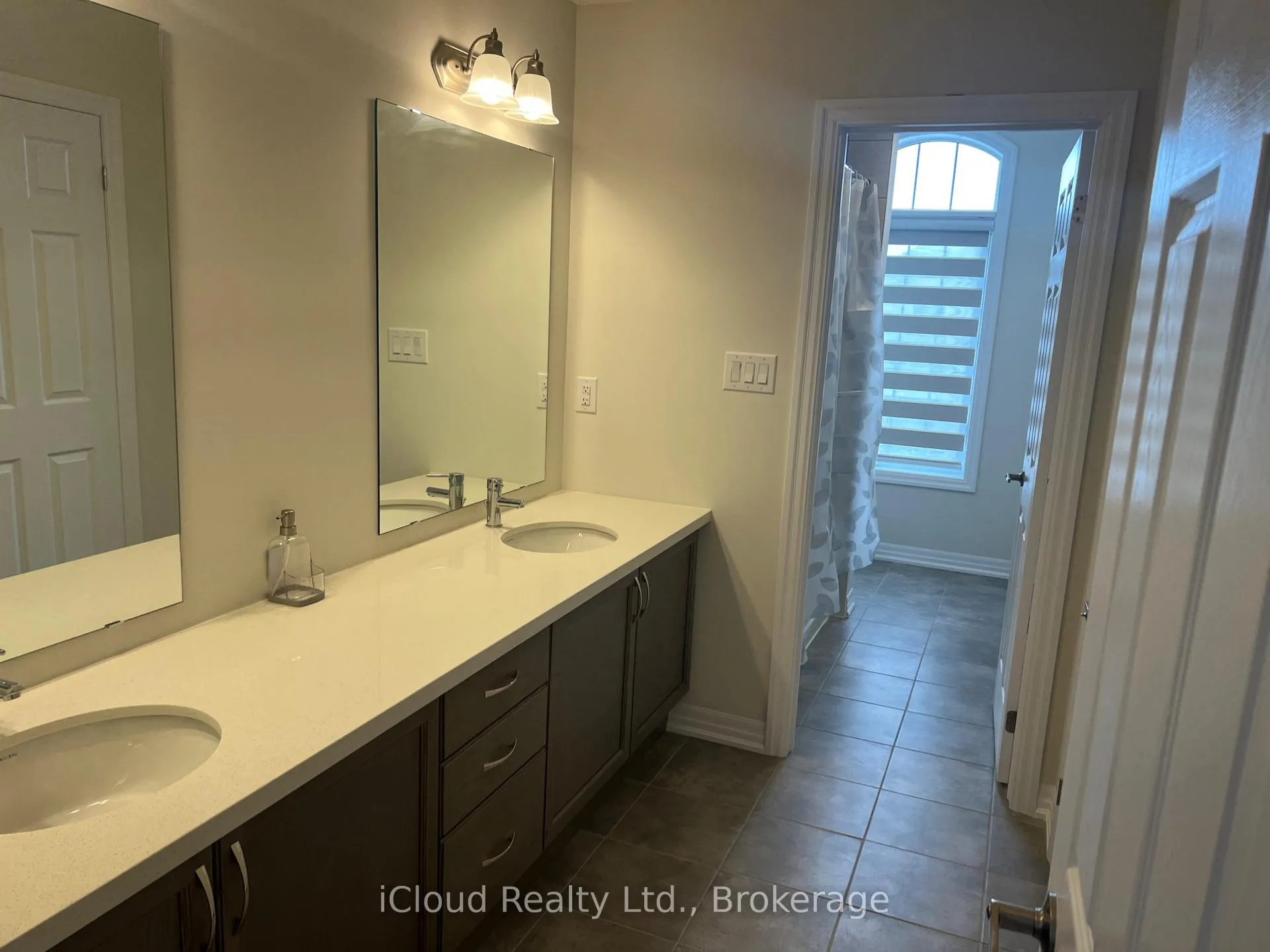 Photo 19 of 202 Stayner Street, Clearview, Stayner — HOMEH