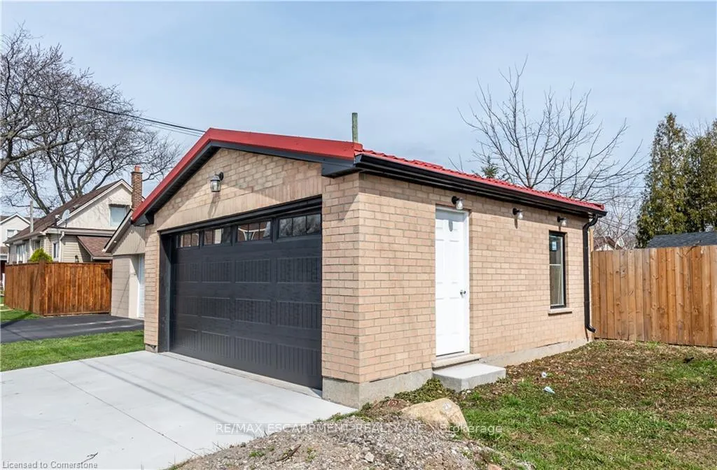 Photo 6 of 49 Cameron Avenue N, Hamilton, Homeside — HOMEH