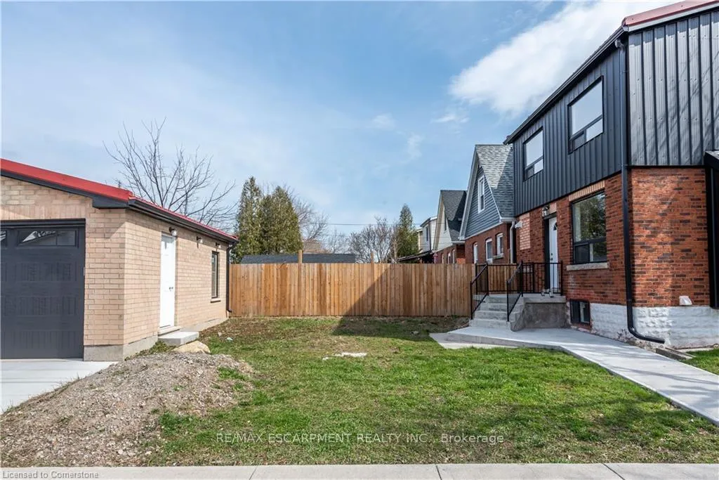 Photo 7 of 49 Cameron Avenue N, Hamilton, Homeside — HOMEH