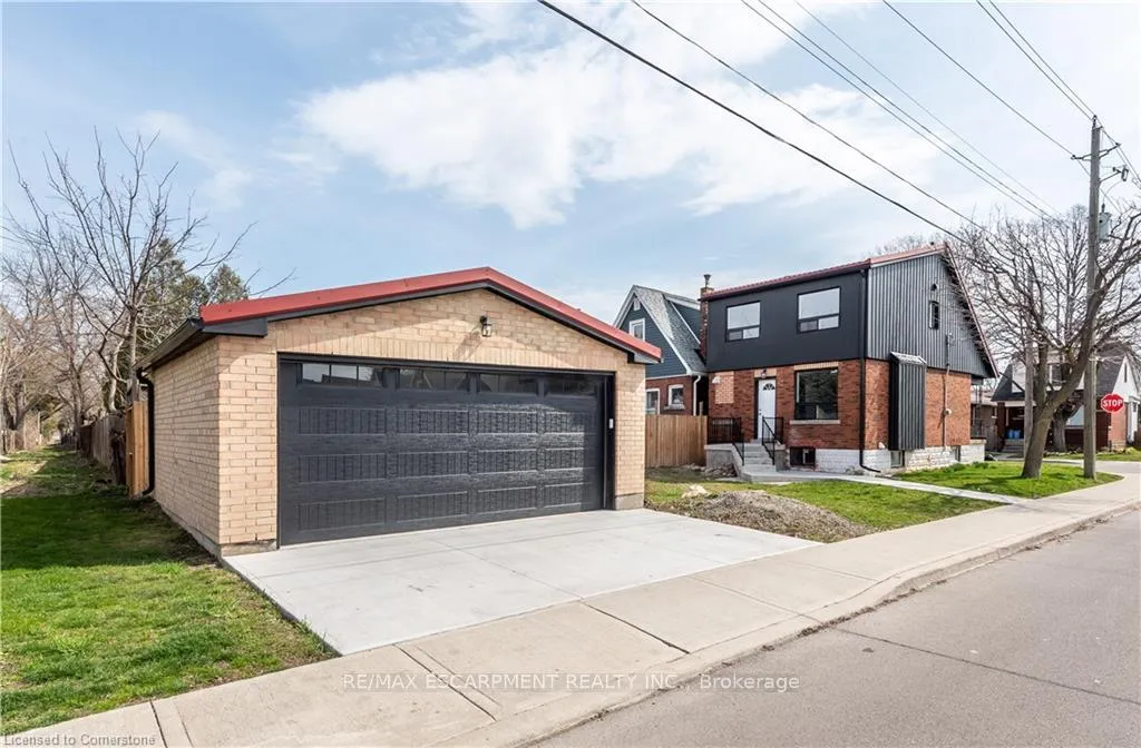 Photo 10 of 49 Cameron Avenue N, Hamilton, Homeside — HOMEH