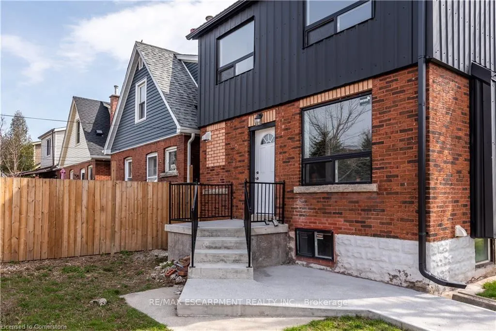Photo 11 of 49 Cameron Avenue N, Hamilton, Homeside — HOMEH