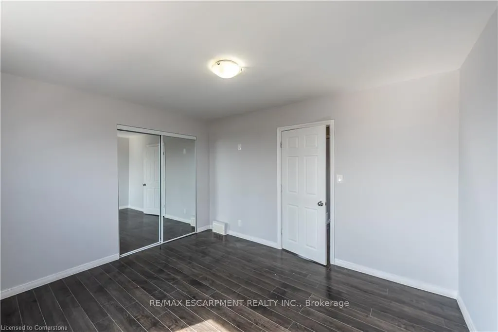Photo 38 of 49 Cameron Avenue N, Hamilton, Homeside — HOMEH