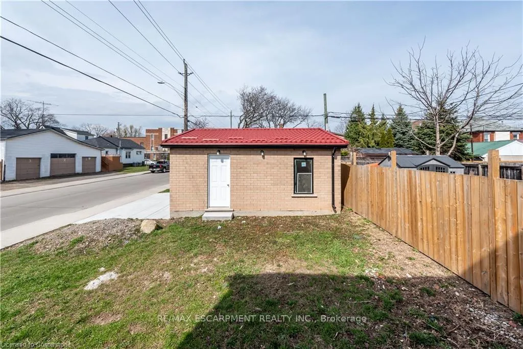 Photo 40 of 49 Cameron Avenue N, Hamilton, Homeside — HOMEH