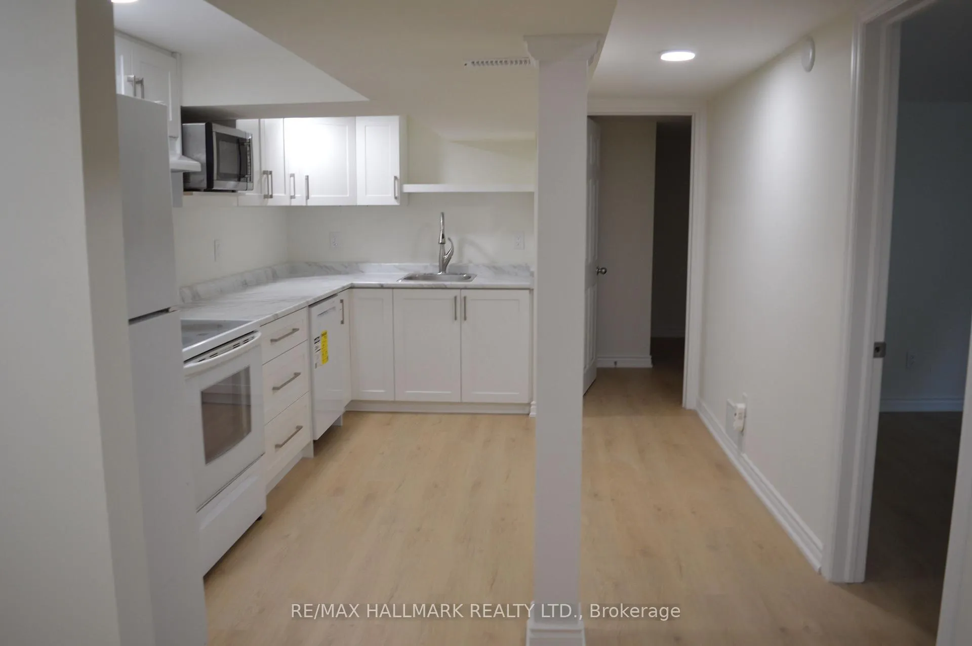 Photo 6 of Unit Lower, 10 Johnson Road, Aurora, Aurora Highlands — HOMEH