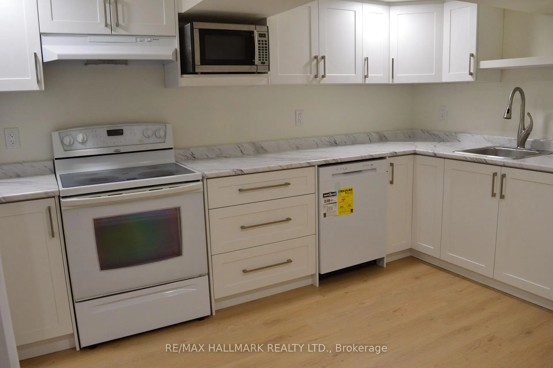 Photo 8 of Unit Lower, 10 Johnson Road, Aurora, Aurora Highlands — HOMEH