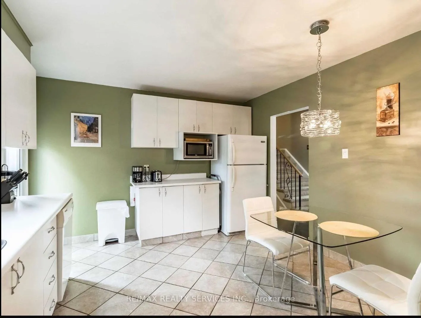 Photo 4 of 64 Brookdale Crescent, Brampton, Avondale — HOMEH