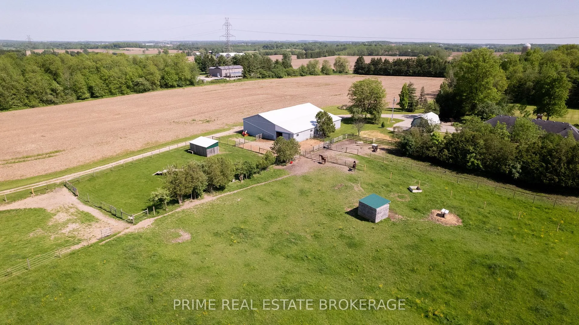 Photo 4 of 3304 Cromarty Drive, Thames Centre, Putnam — HOMEH