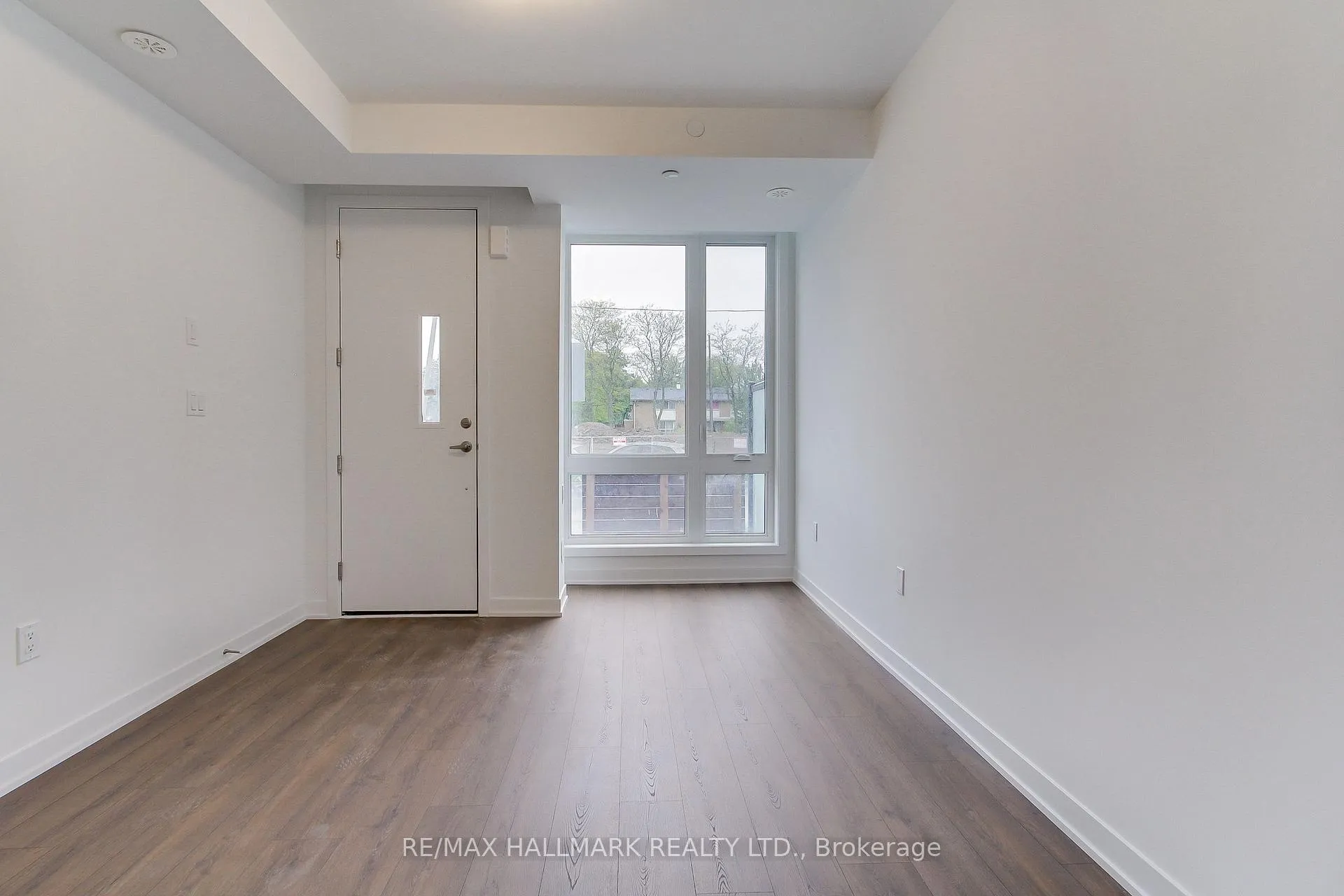 Photo 5 of 6 Turtle Island Road, Toronto, Englemount-Lawrence — HOMEH