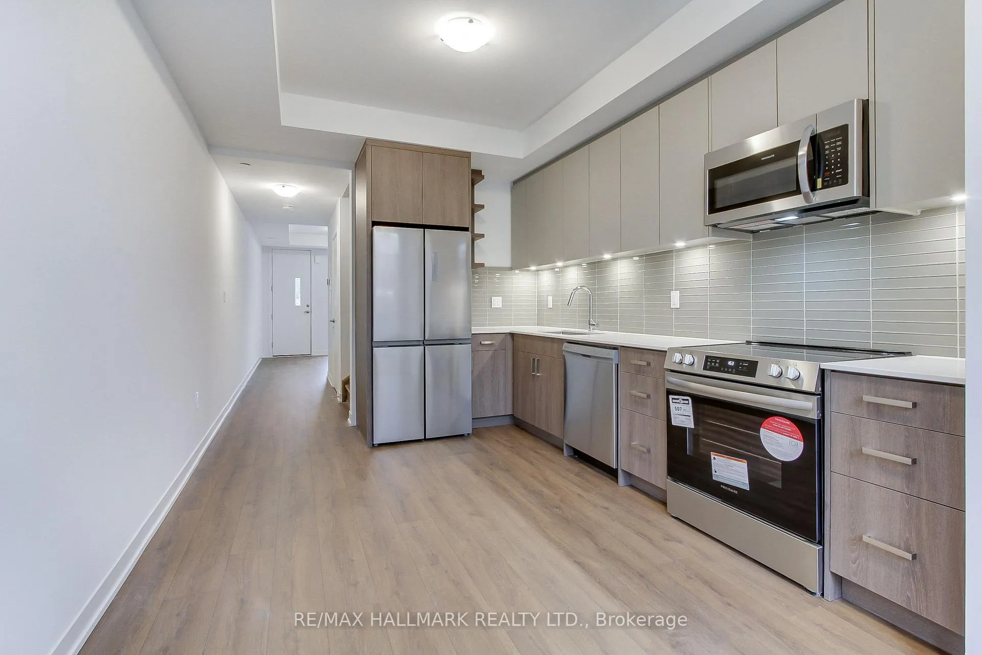 Photo 8 of 6 Turtle Island Road, Toronto, Englemount-Lawrence — HOMEH