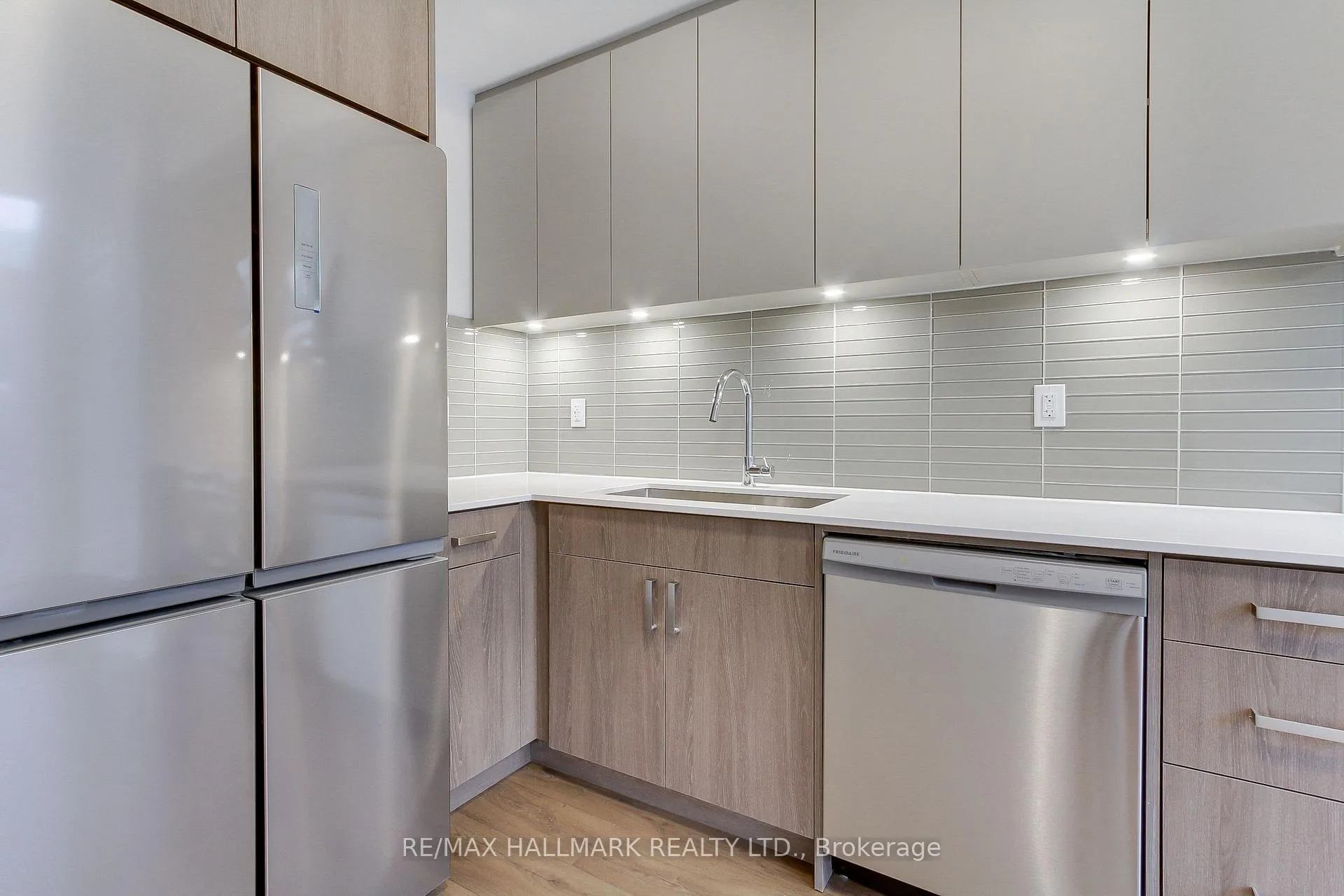 Photo 11 of 6 Turtle Island Road, Toronto, Englemount-Lawrence — HOMEH