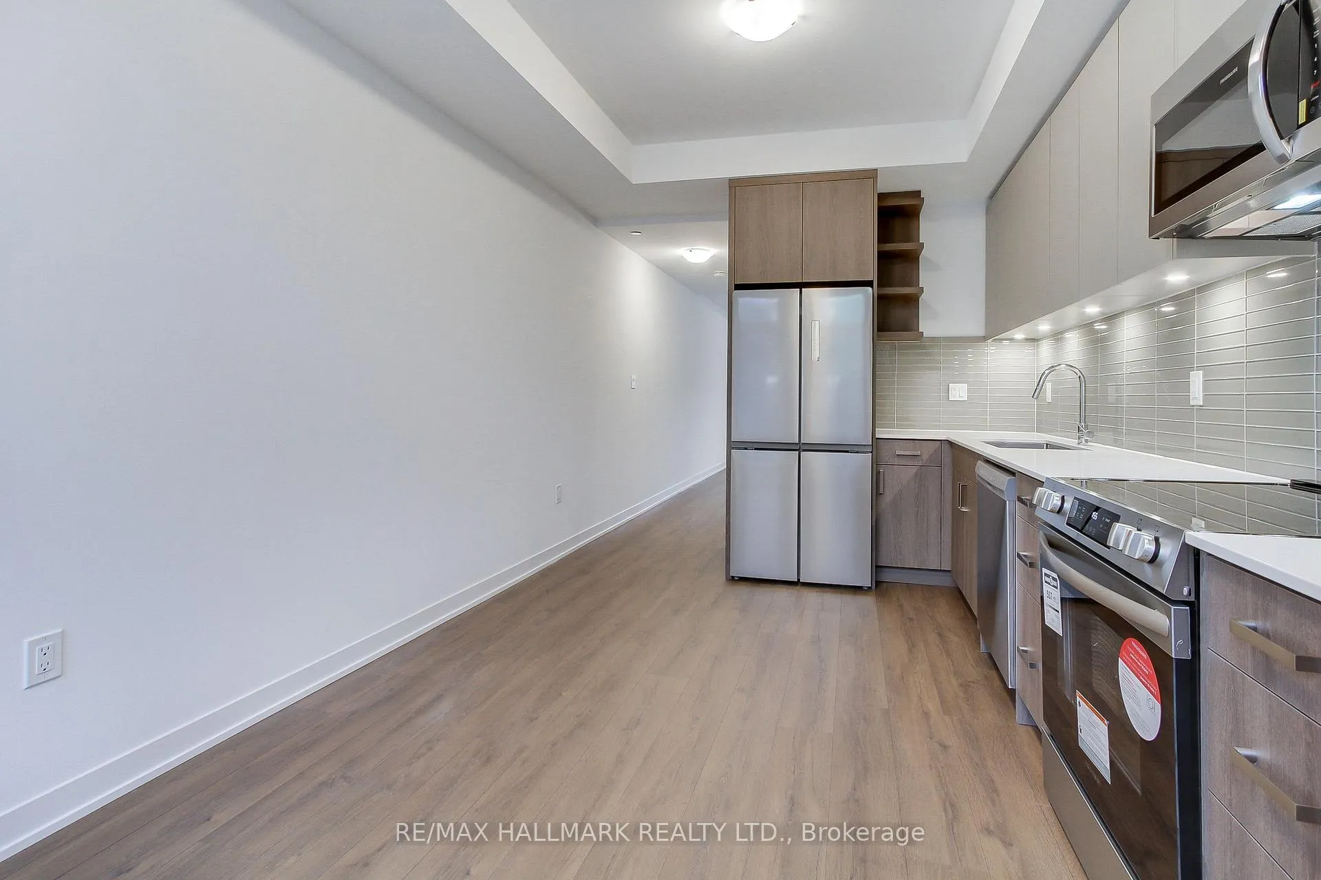 Photo 13 of 6 Turtle Island Road, Toronto, Englemount-Lawrence — HOMEH