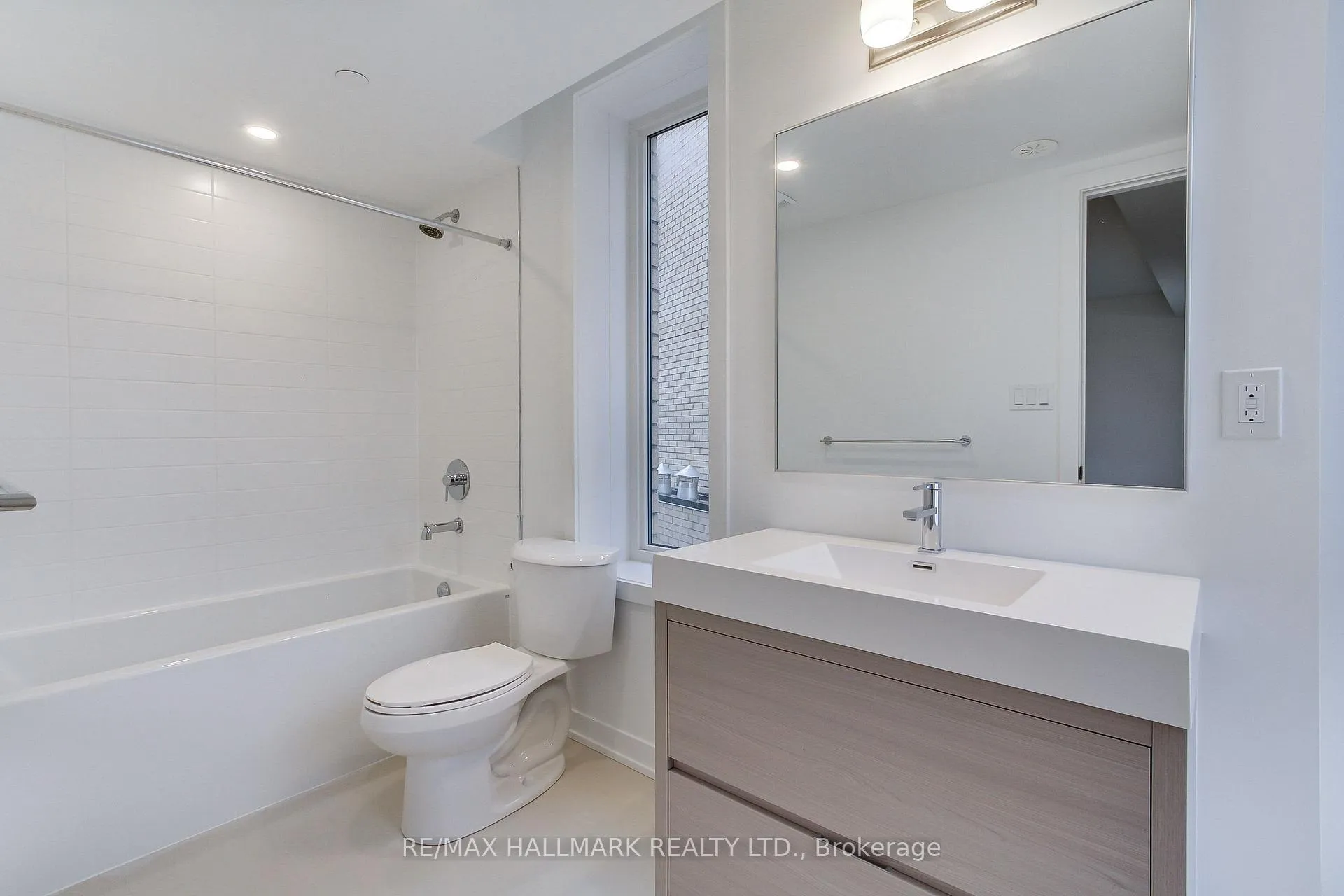 Photo 22 of 6 Turtle Island Road, Toronto, Englemount-Lawrence — HOMEH