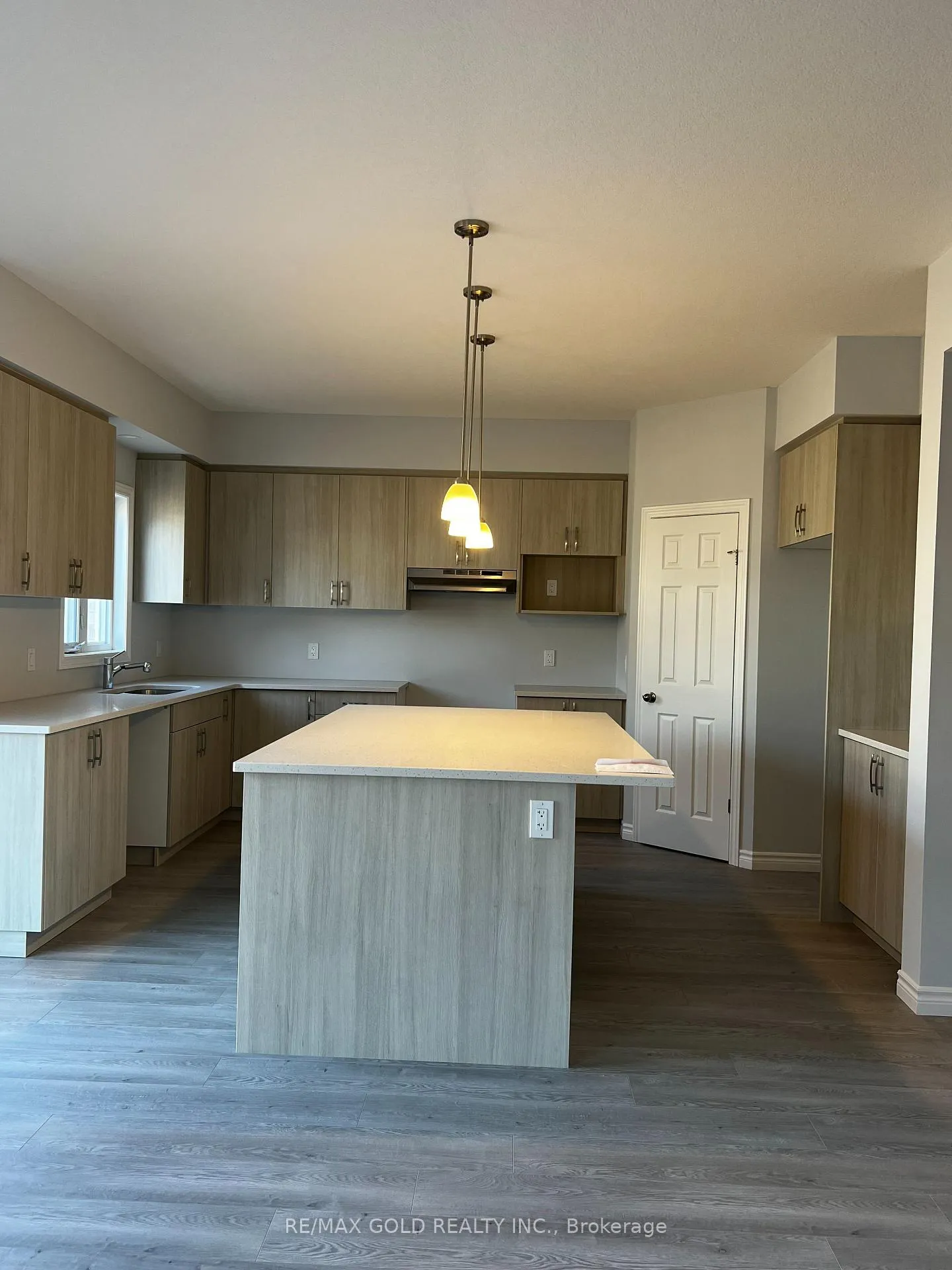 Photo 2 of 12 Becker Street, Brant, Paris — HOMEH