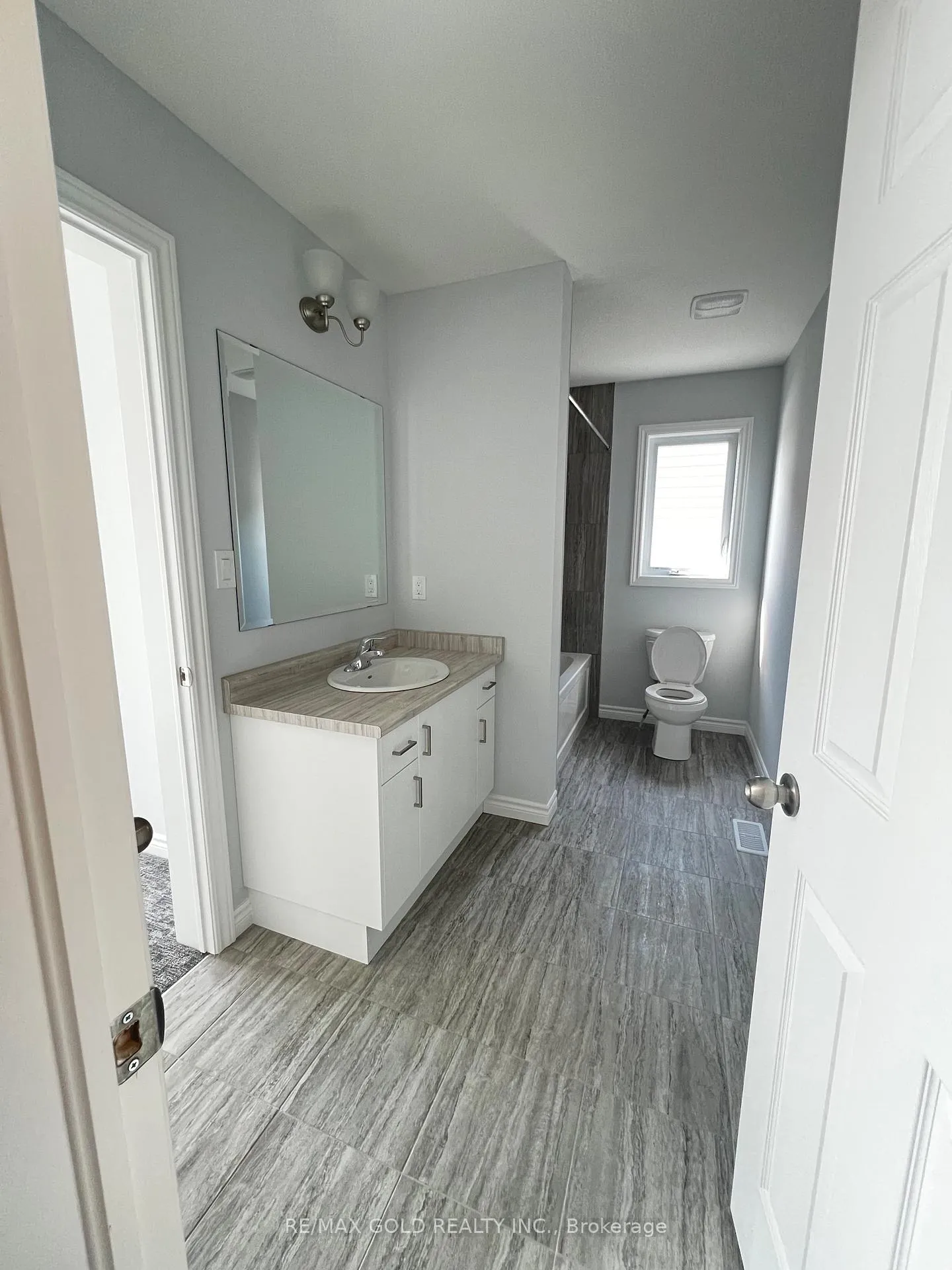 Photo 15 of 12 Becker Street, Brant, Paris — HOMEH
