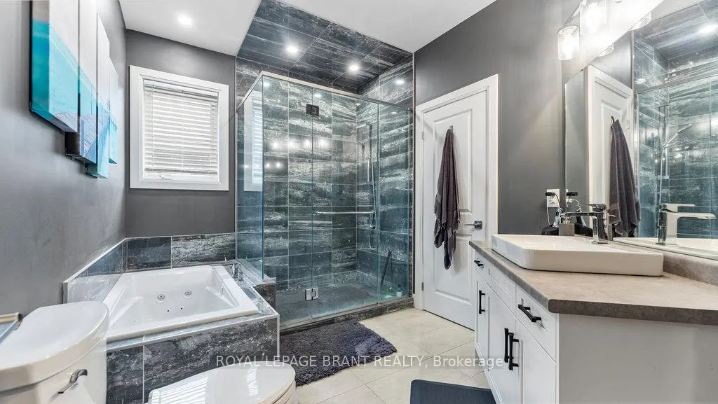 Photo 16 of 5 Edgar Place, Brant, Paris — HOMEH