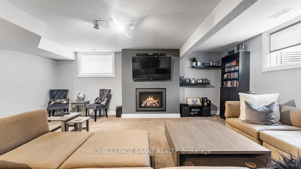 Photo 23 of 5 Edgar Place, Brant, Paris — HOMEH