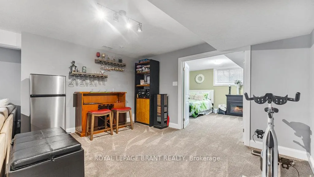 Photo 24 of 5 Edgar Place, Brant, Paris — HOMEH