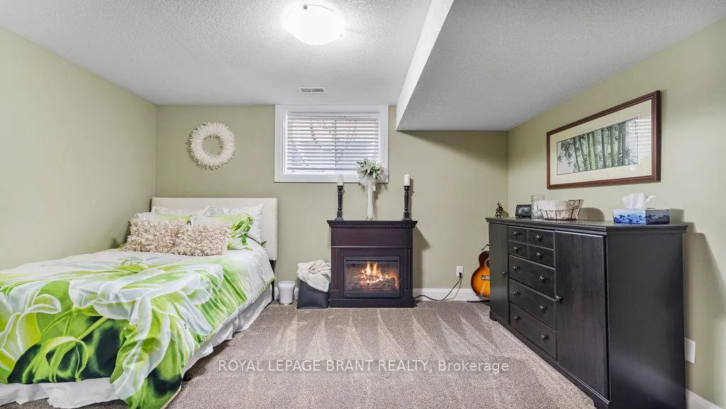 Photo 25 of 5 Edgar Place, Brant, Paris — HOMEH
