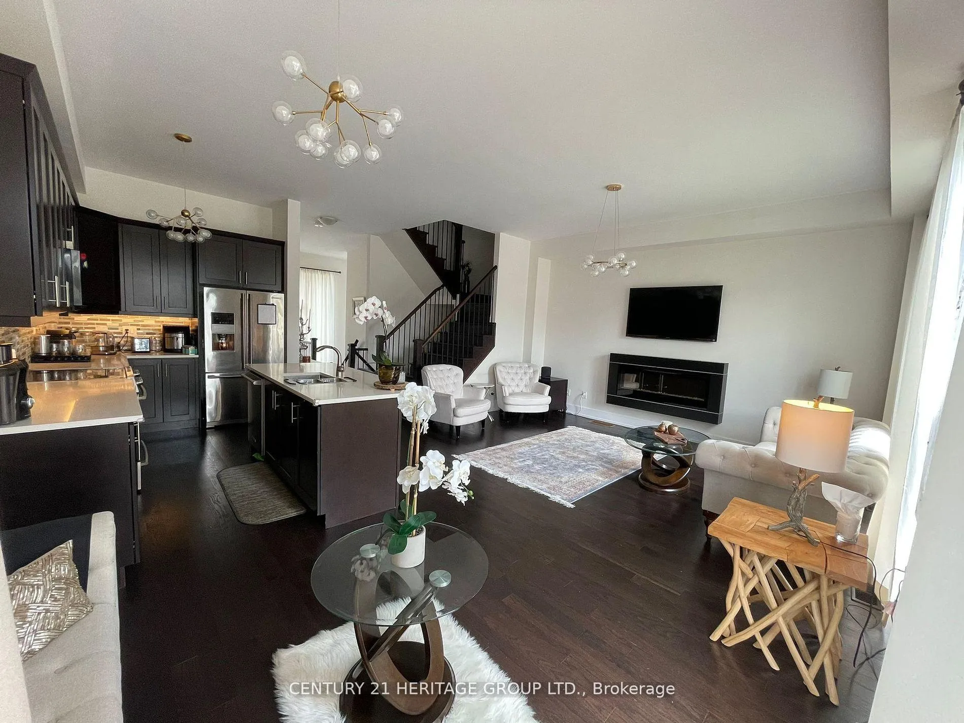 Photo 3 of 14 Cambray Road, Vaughan, Patterson — HOMEH