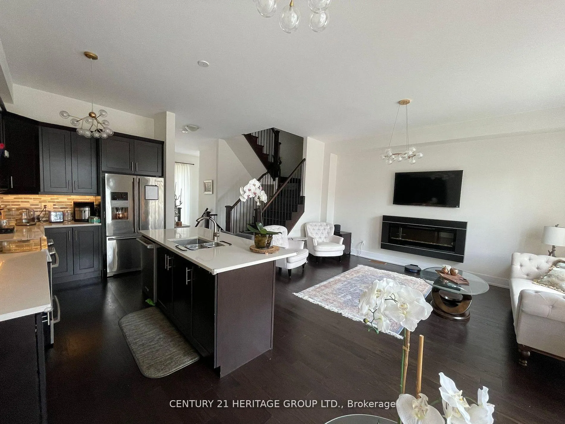 Photo 4 of 14 Cambray Road, Vaughan, Patterson — HOMEH
