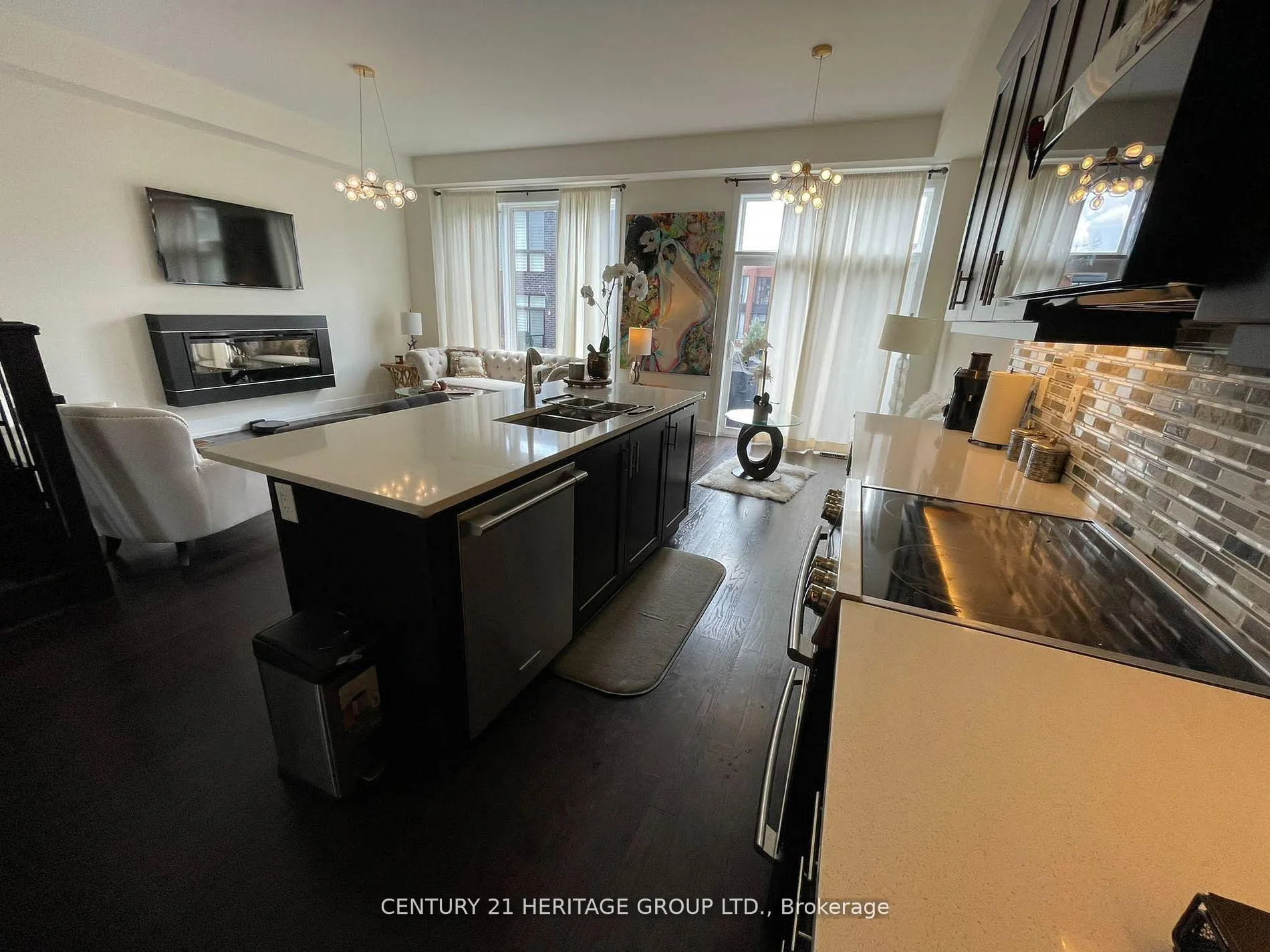 Photo 6 of 14 Cambray Road, Vaughan, Patterson — HOMEH