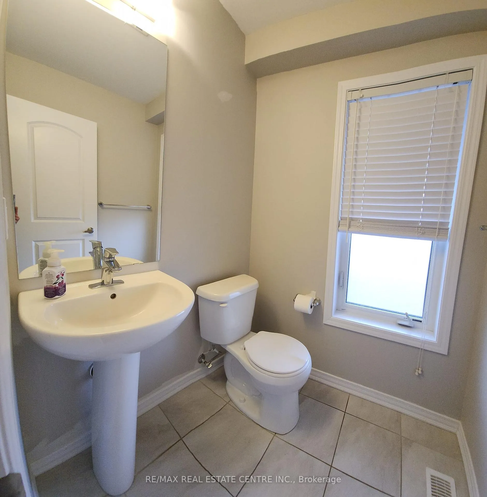 Photo 29 of 2 Utter Place, Hamilton, Stoney Creek Mountain — HOMEH